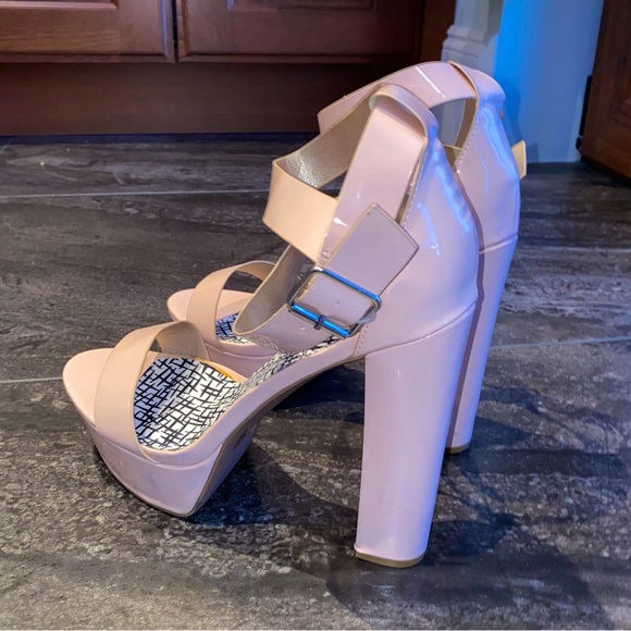 💕Blush Pink Platform Heels - Picture 2 of 7